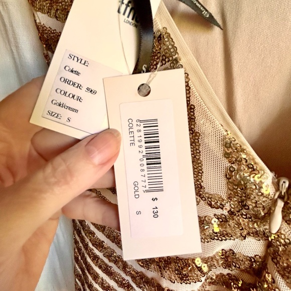 Gold sequin dress with low back - Picture 15 of 15